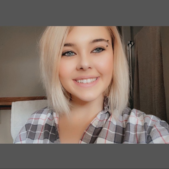 Meet your Posher, Haley - Picture 1 of 1